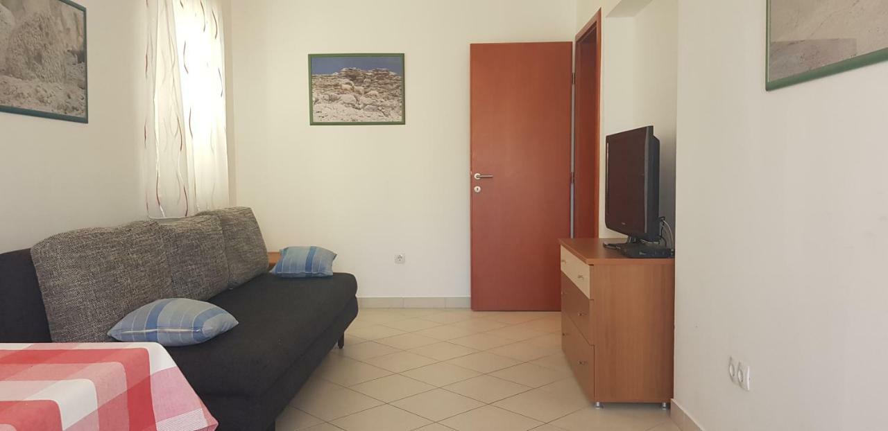 Apartments Biba Novalja Exterior photo