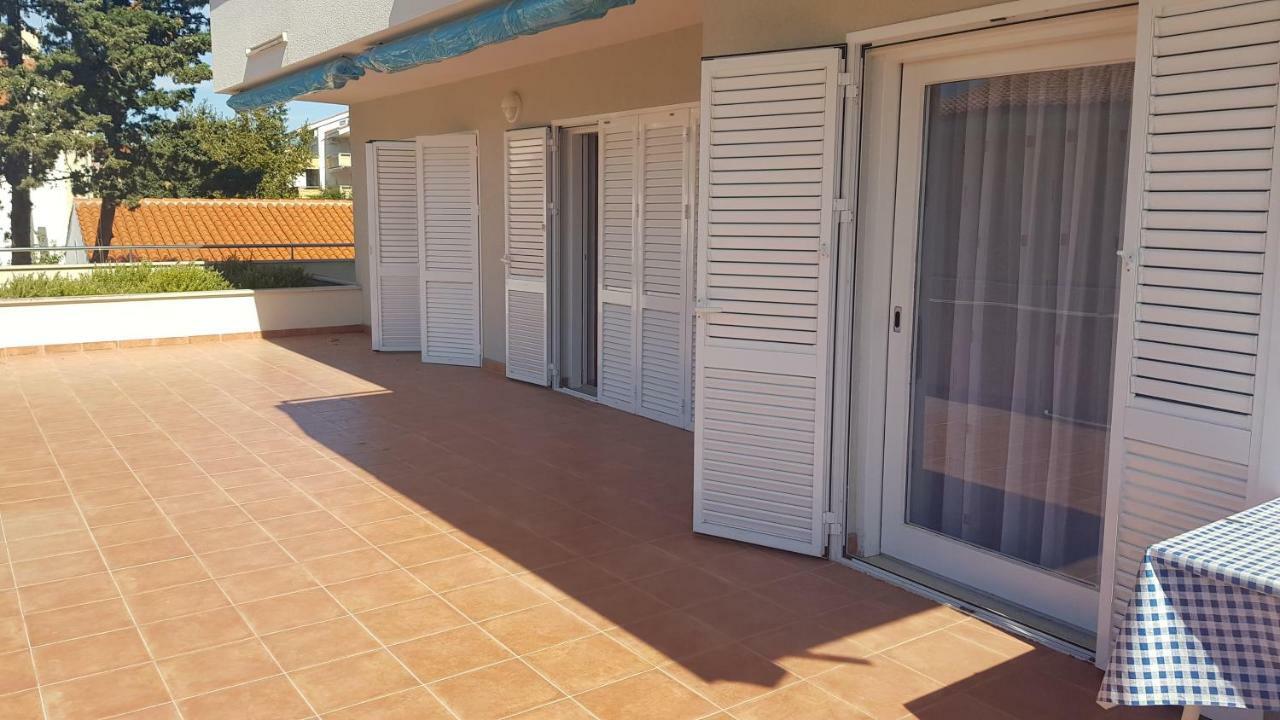 Apartments Biba Novalja Exterior photo
