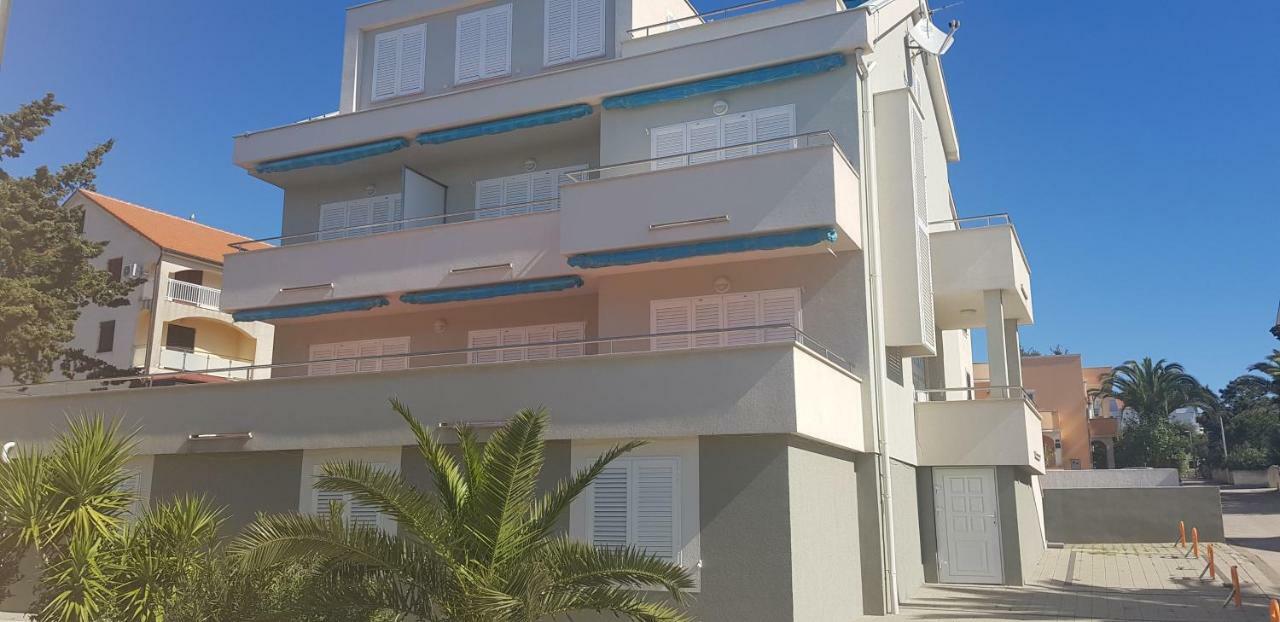 Apartments Biba Novalja Exterior photo