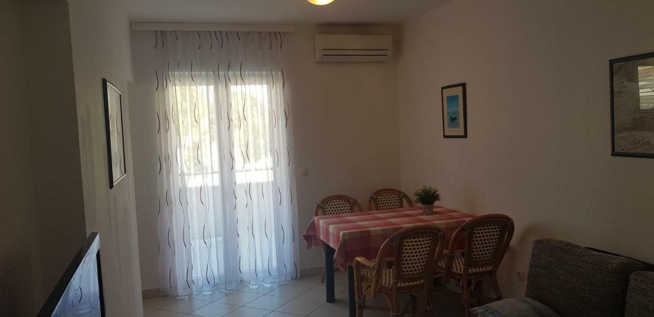 Apartments Biba Novalja Exterior photo
