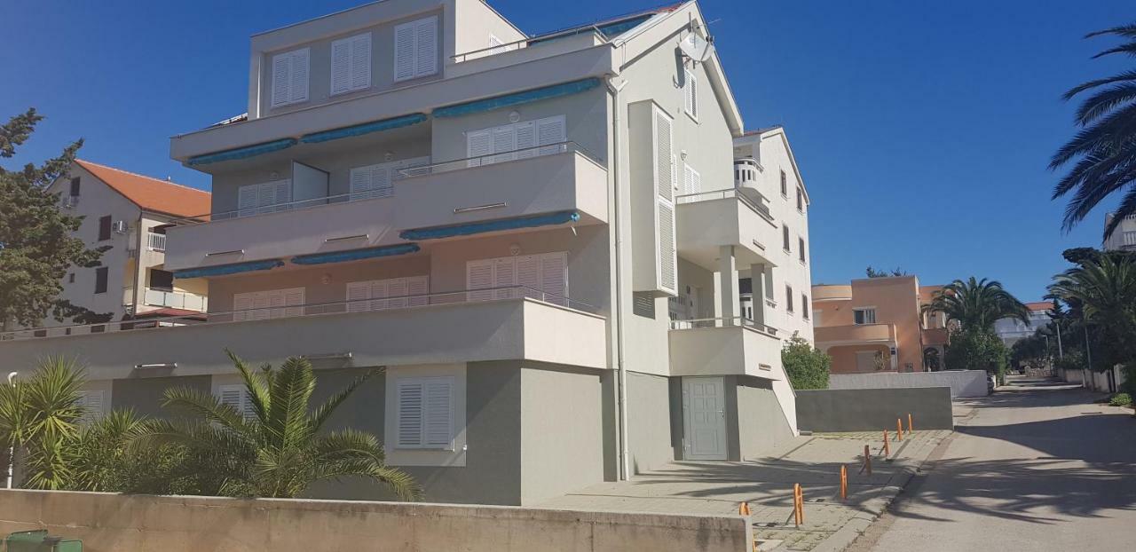 Apartments Biba Novalja Exterior photo