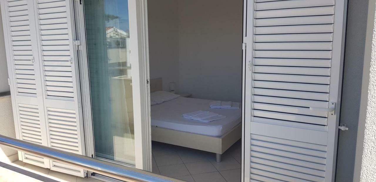 Apartments Biba Novalja Exterior photo
